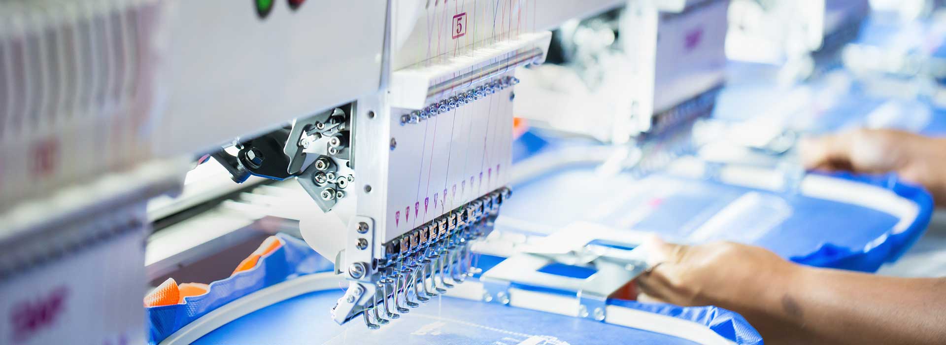 APPAREL Studio & Signs4u